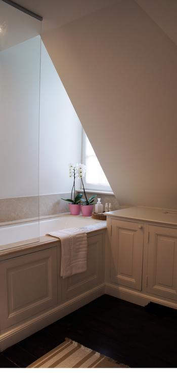 Guest House La Maison Chantecler Uccle الغرفة الصورة